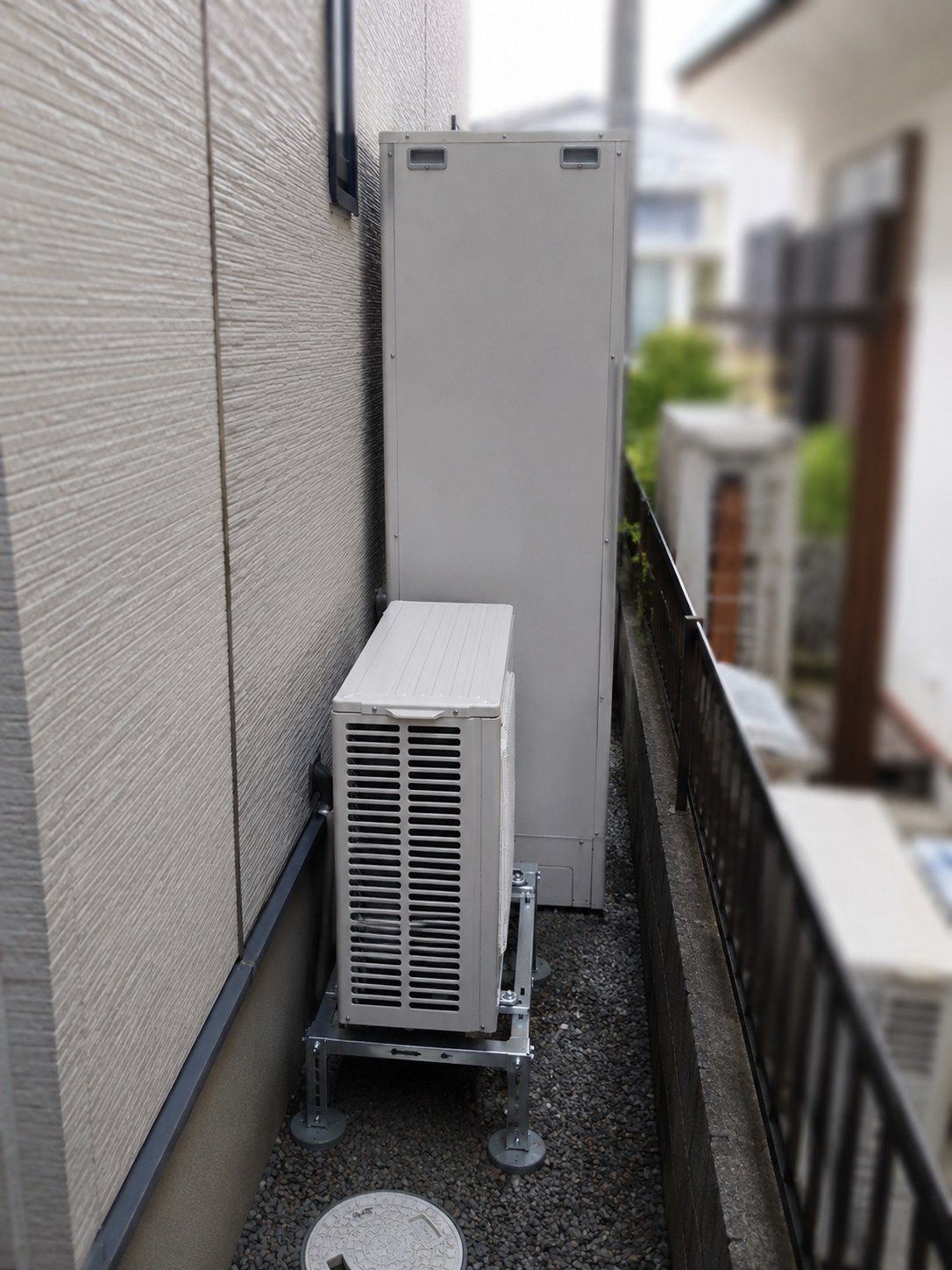 エコキュートの設置施工イメージ（屋外側面設置）